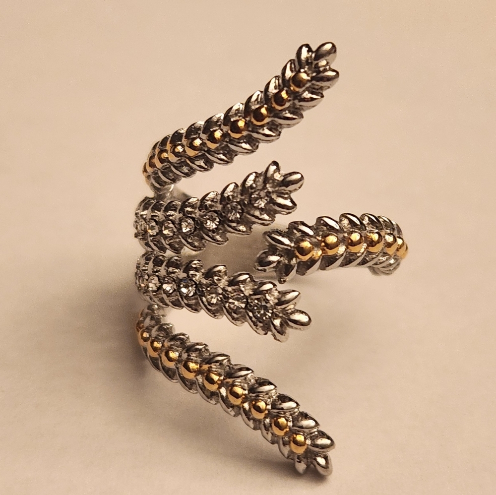 Pretty Ring * - Picture 7 of 9
